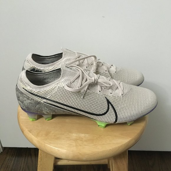 Nike Other - Nike Mercurial Vapor 13 Elite FG Terra
